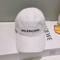 Czapka z daszkiem Balenciaga BB Laser Destroyed w kolorze białym