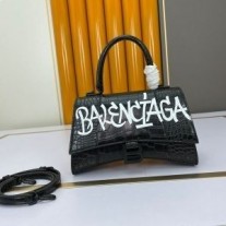 Mała torebka z klepsydrą Balenciaga ze skóry tłoczonej w krokodyla graffiti w kolorze czarnym