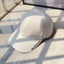 Czapka z daszkiem Balenciaga z logo i haftem, bawełniana w kolorze białym