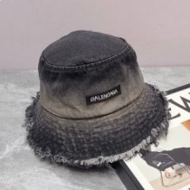 Kapelusz typu Bucket Balenciaga Logo w kolorze czarnym