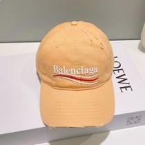 Czapka z daszkiem Balenciaga w kolorze morelowym