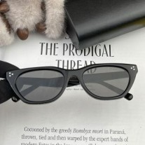 Balenciaga Gafas de sol ovaladas de acetato en negro BL3600