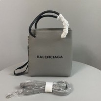 Soporte Para Teléfono Shopping Balenciaga En Cuero Granulado Gris