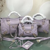 Balenciaga Bolso De Hombro Clásico City En Piel De Cabra Con Bordes Púrpura