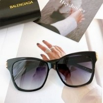 Balenciaga Gafas de sol cuadradas Dynasty en negro/morado BB0102SA