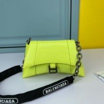 Balenciaga Sac Porté Epaule XS Downtown Avec Chaîne En Cuir Embossé Crocodile Jaune