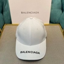 Balenciaga Casquette brodée en coton avec logo en blanc/noir