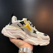 Balenciaga Baskets Triple S Unisexe Cuir Et Mesh Gris/Blanc