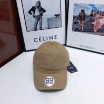 Balenciaga - Casquette brodée avec logo sur le devant - Kaki