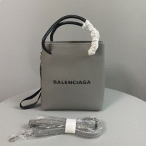 Balenciaga bevásárló telefon tartó szemcsés bőr szürke színben