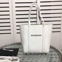 Balenciaga XXS hverdagstøy i hvit kalveskinn